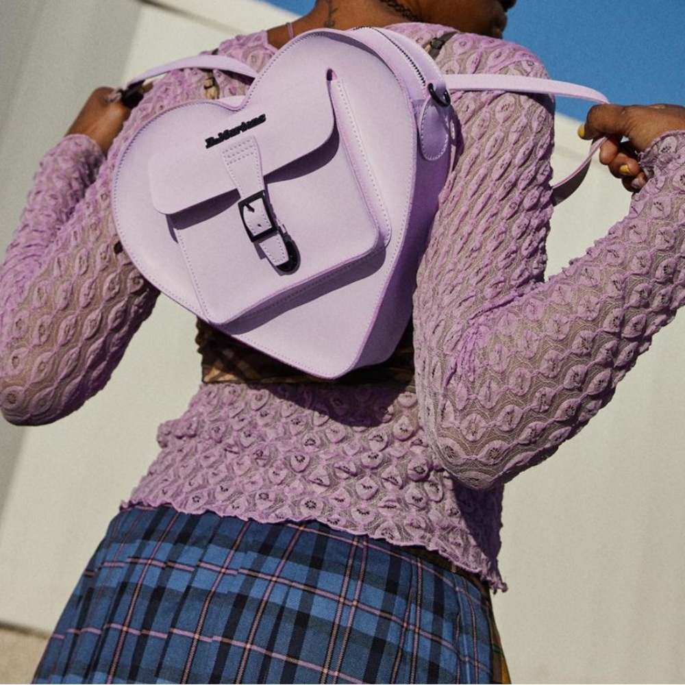 💜NWT Dr Martens Lilac Heart Shaped Leather Backpack 💜 - Picture 2 of 10